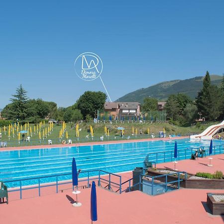 B&B Dimora Morelli Gubbio Bagian luar foto