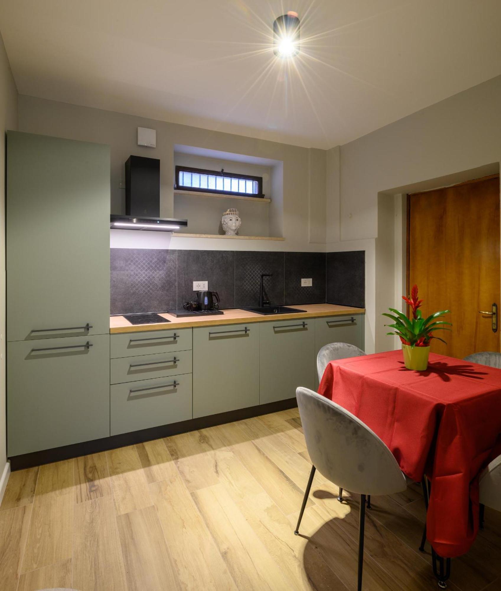 B&B Dimora Morelli Gubbio Bagian luar foto