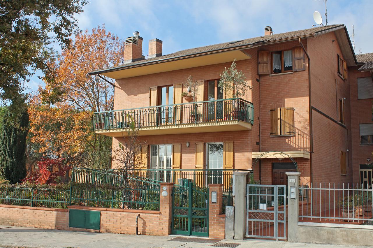 B&B Dimora Morelli Gubbio Bagian luar foto