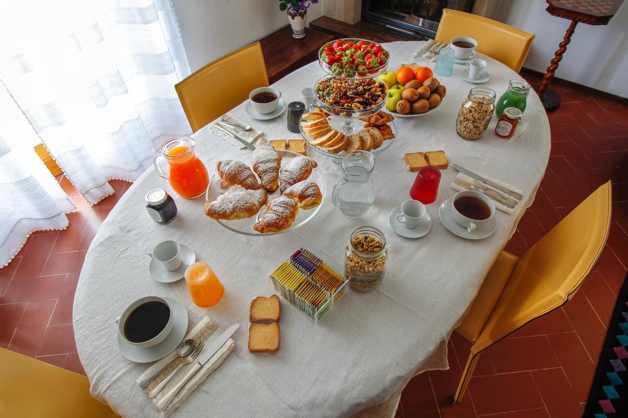 B&B Dimora Morelli Gubbio Bagian luar foto