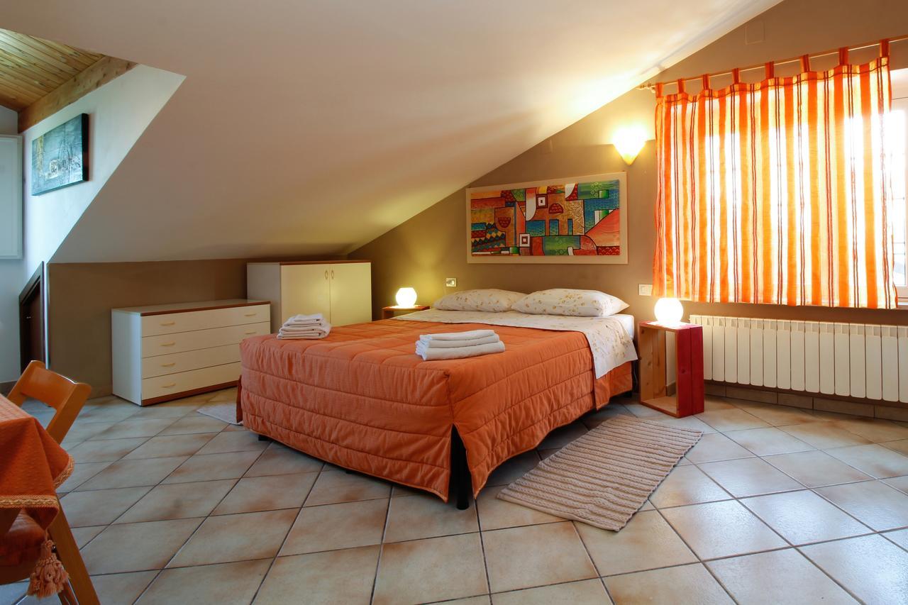 B&B Dimora Morelli Gubbio Bagian luar foto