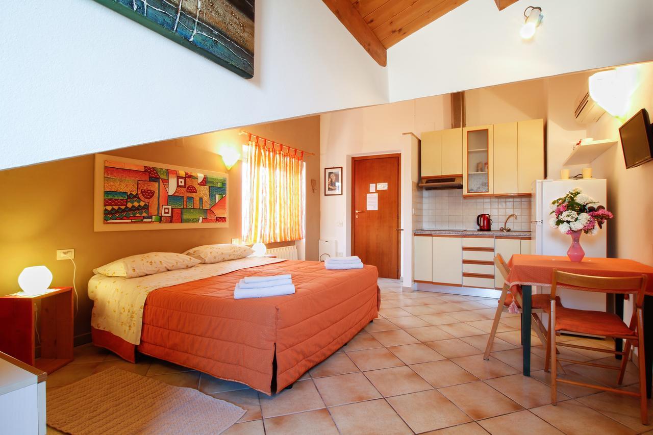 B&B Dimora Morelli Gubbio Bagian luar foto