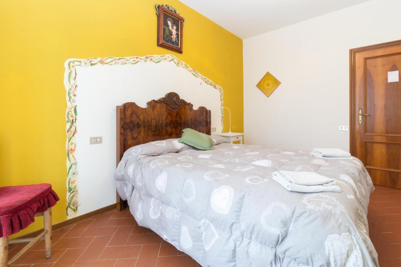 B&B Dimora Morelli Gubbio Bagian luar foto