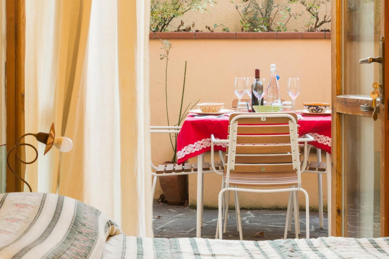 B&B Dimora Morelli Gubbio Bagian luar foto
